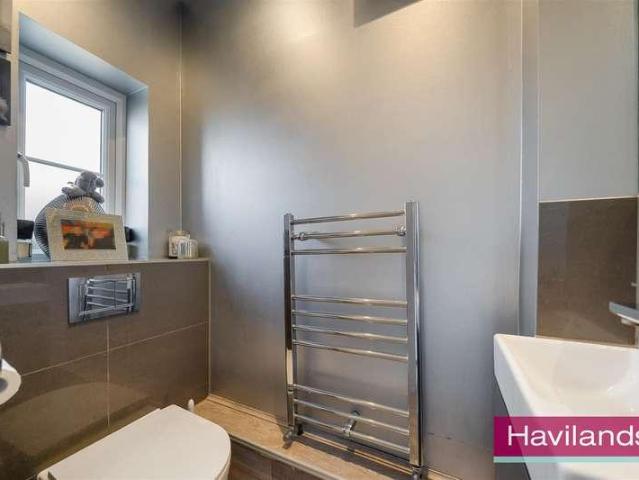 House for sale in Oakwood, Greater London