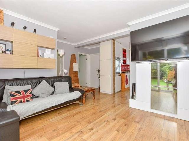 House for sale in The Butts, Kent