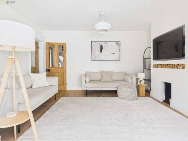 House for sale in Gun Hill, Warwickshire