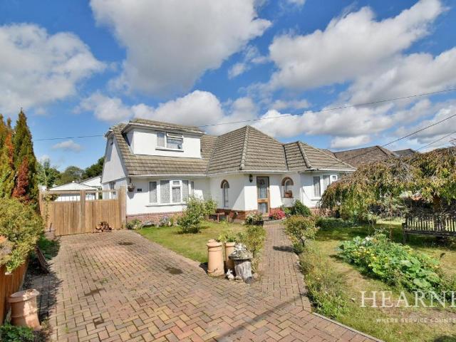 House for sale in Tricketts Cross, Ferndown