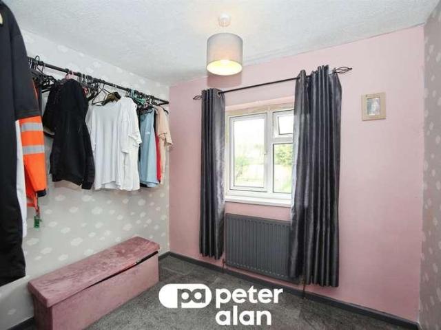 House for sale in Tredomen, Hengoed
