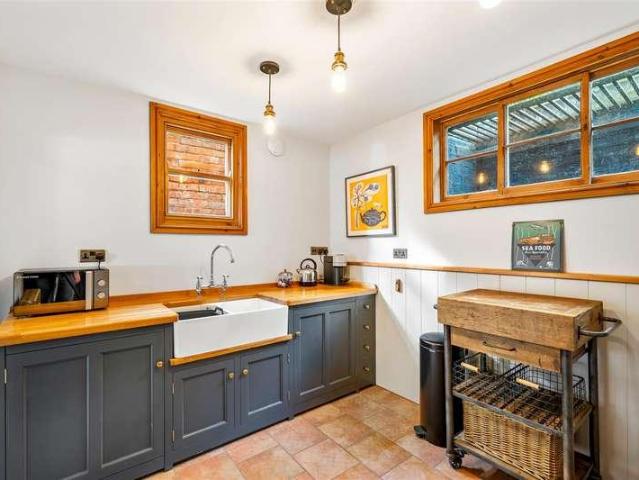 House for sale in New Boultham, Brayford
