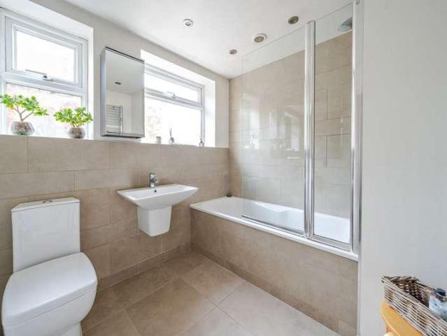 House for sale in Uxbridge, Denham