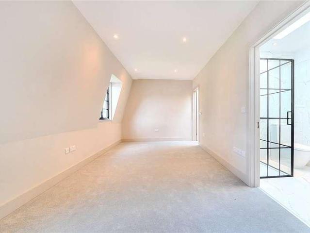House for sale in London Borough of Ealing, Greater London