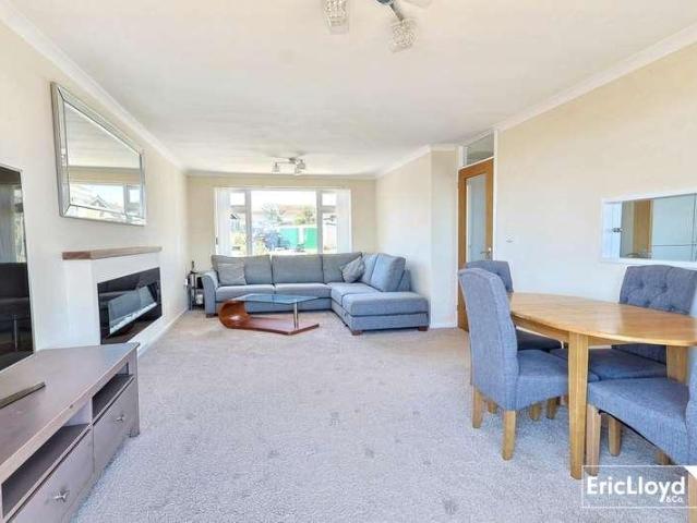 House for sale in Three Beaches, Livermead