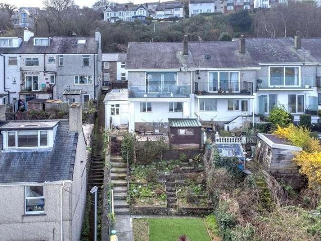 House for sale in Y Felinheli, Wales