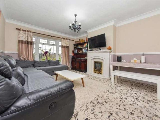 House for sale in Churwell, West Yorkshire