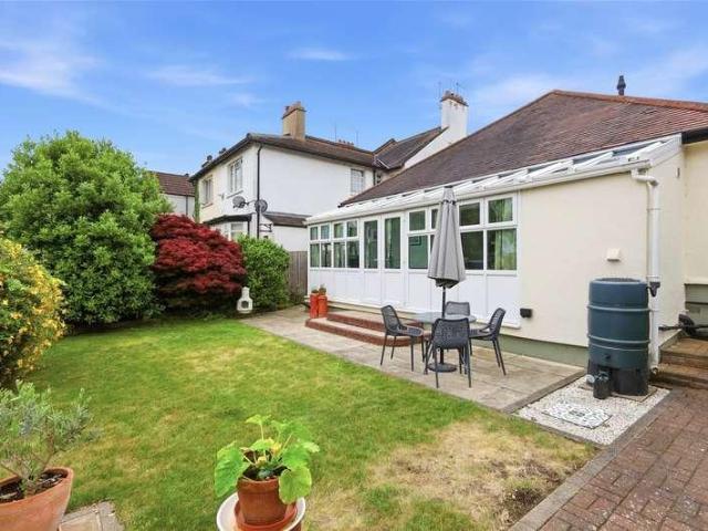 House for sale in Alton Barnes, Essex