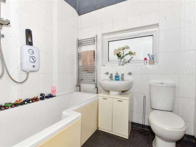 House for sale in Folkestone, Cheriton