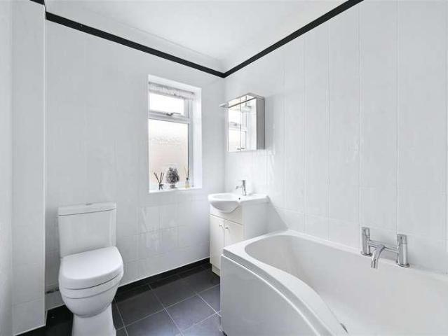 House for sale in Nork, Red Hill