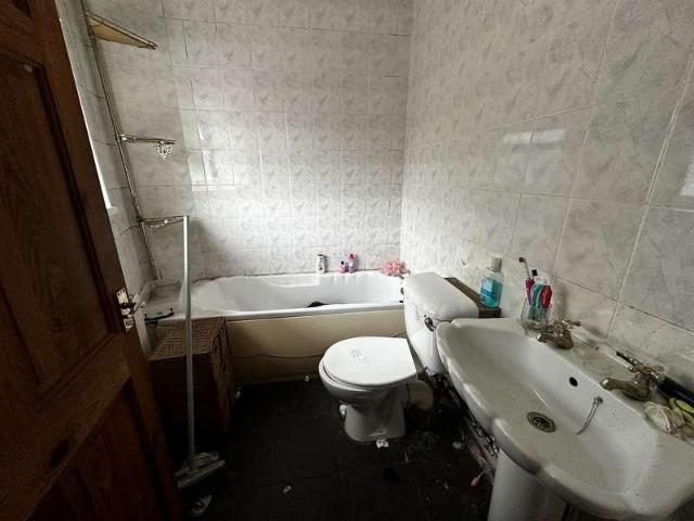 House for sale in Tonyrefail, Coedely