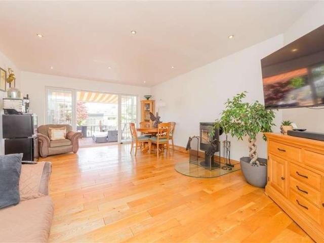 House for sale in Longfield and New Barn, Monks Orchard