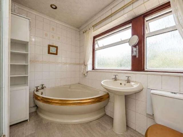 House for sale in Garden City, Greater London