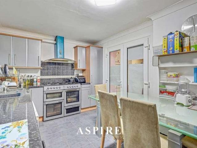 House for sale in Laindon, Essex