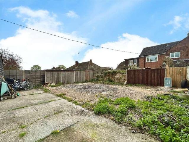 House for sale in Yateley, Moulsham Green