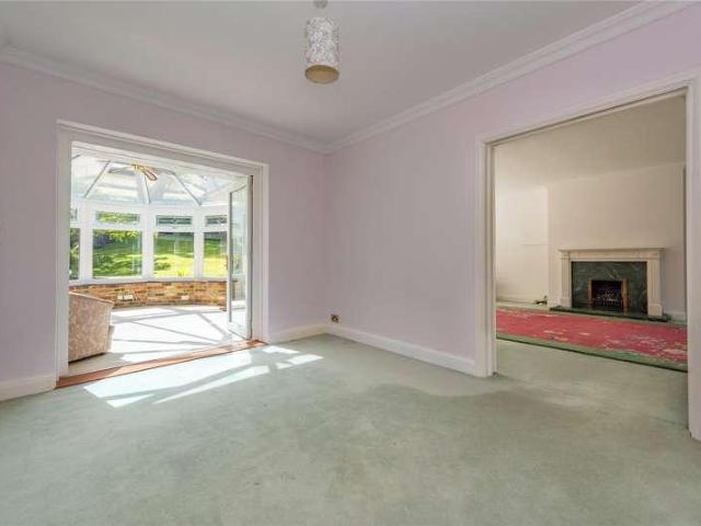 House for sale in Pachesham Park, Surrey