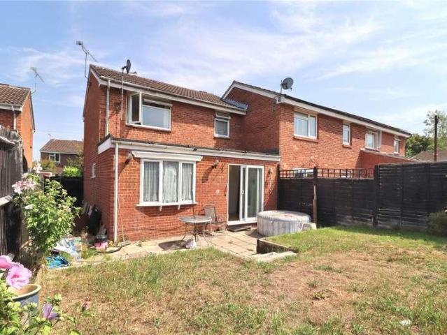 House for sale in Goldsworth Park, Woking