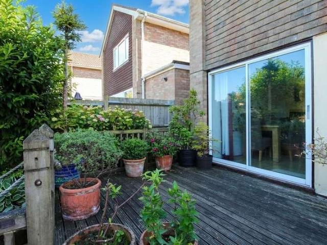 House for sale in Willesborough, Bridgefield