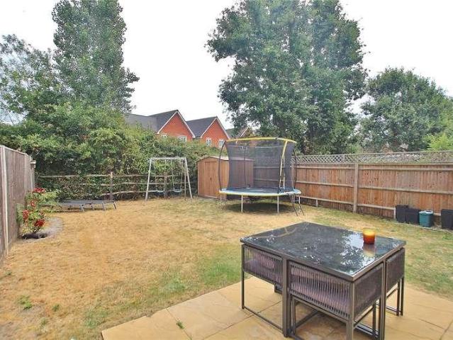 House for sale in West End, Heol-las