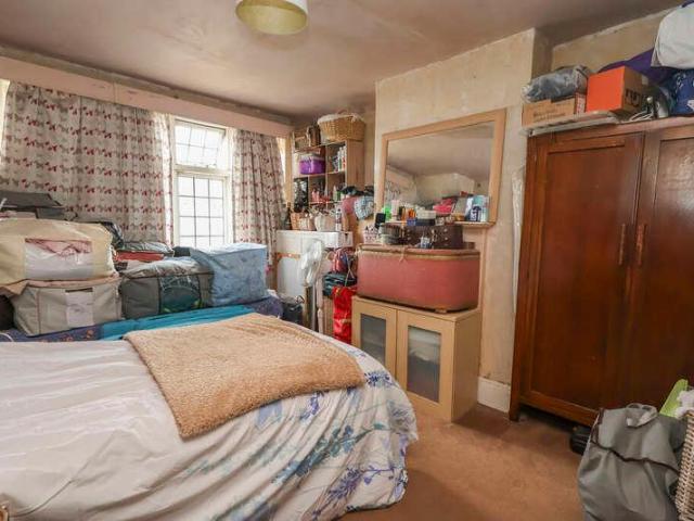 House for sale in Royal Borough of Kingston upon Thames, Greater London