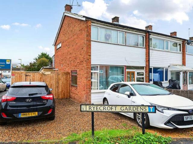 House for sale in Blackwater, Hart