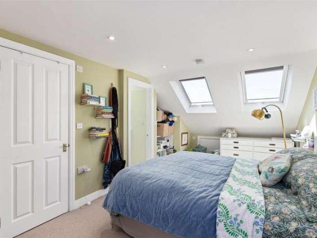 House for sale in London Borough of Merton, Raynes Park