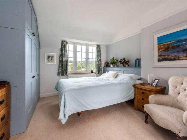 House for sale in Holmwood, Pachesham Park
