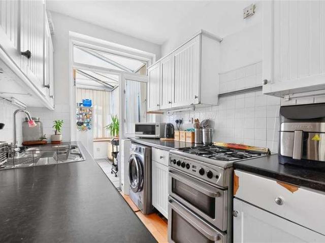 House for sale in Little Heath, Goodmayes