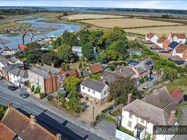 House for sale in Dale Hill, Essex