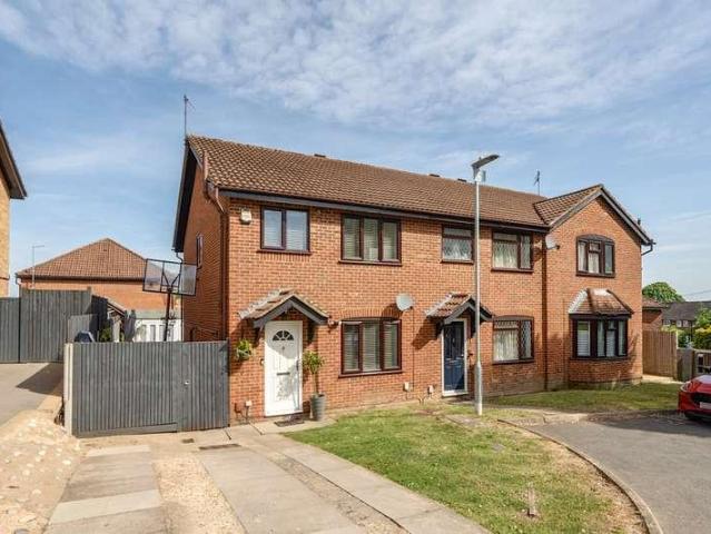 House for sale in Watford Rural, Batchworth