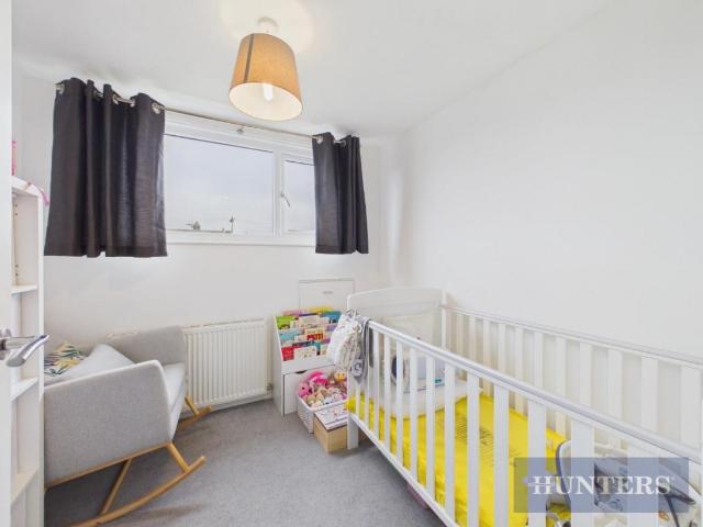 House for sale in Cayton