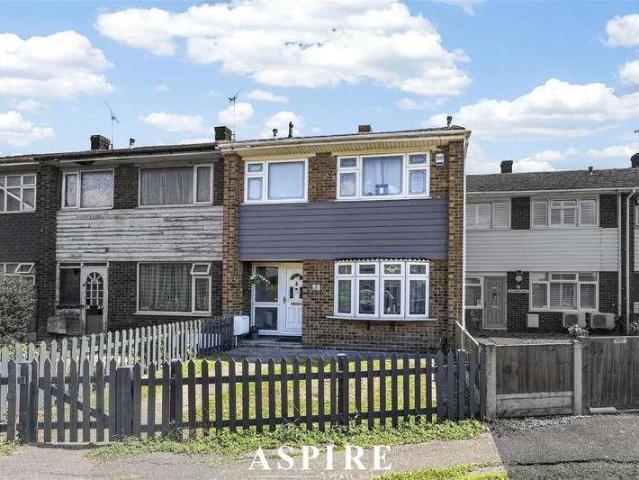 House for sale in Winter Gardens, Essex