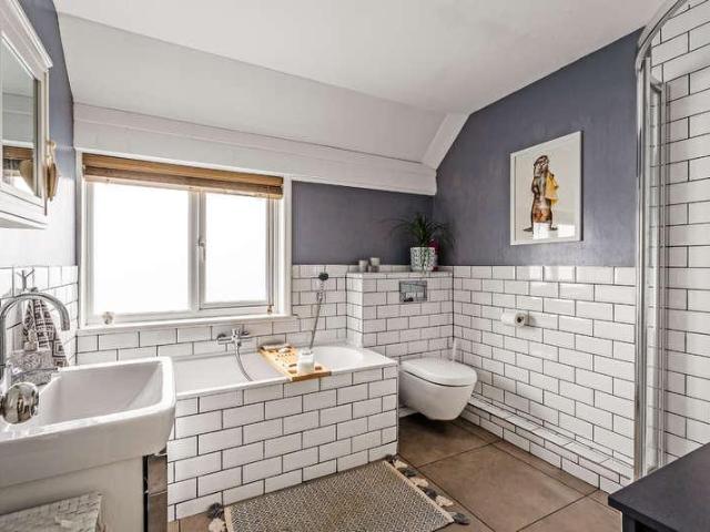 House for sale in The Butts, Kent