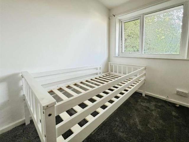 House for sale in Greengates, West Yorkshire