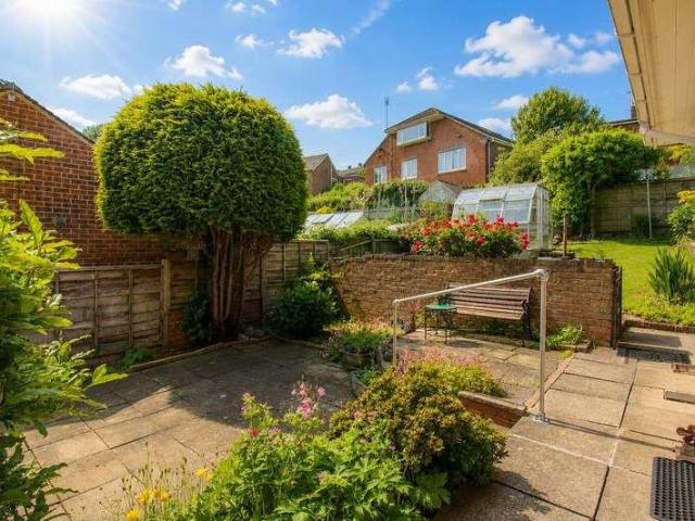 House for sale in Thornhill Lees, West Yorkshire