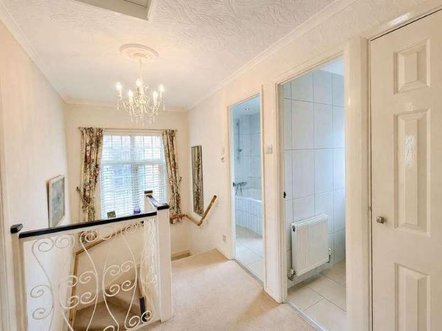 House for sale in London Borough of Croydon, Forestdale