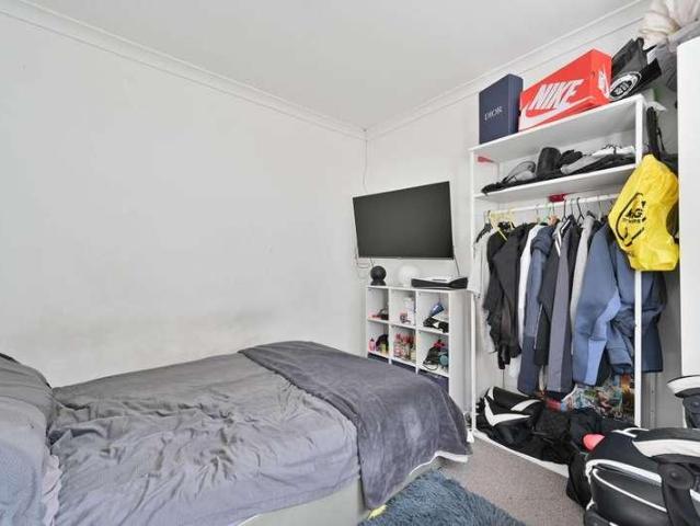 House for sale in Watford, Kingswood