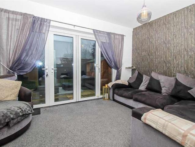 House for sale in Wrenthorpe, West Yorkshire