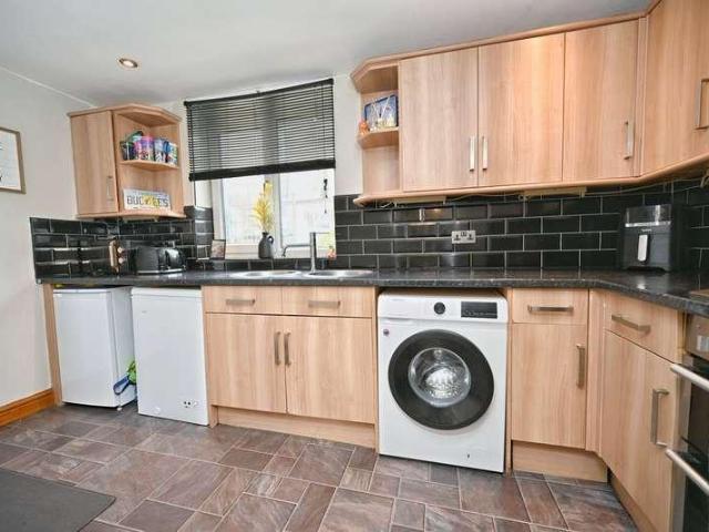 House for sale in Ardsley, South Yorkshire