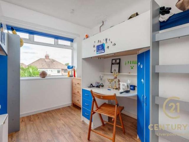House for sale in Hunts Cross, Liverpool