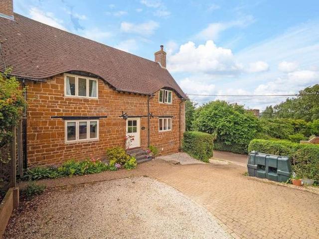 House for sale in Preston Capes, Northamptonshire