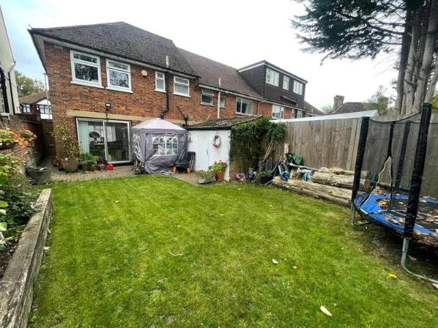 House for sale in Mill Hill, Greater London