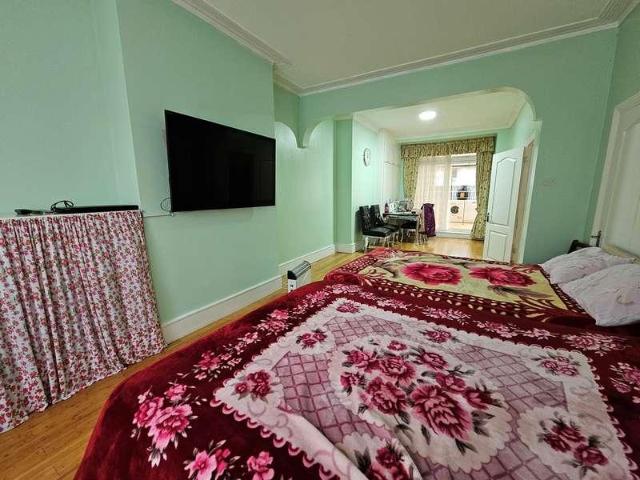 House for sale in Little Ilford, Greater London