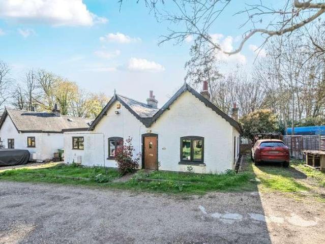 House for sale in Denham