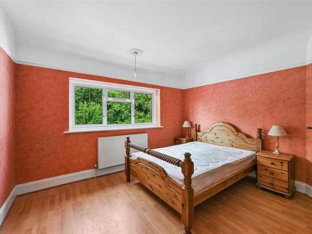 House for sale in Nork, Red Hill