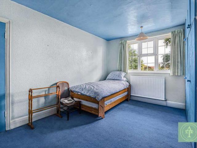 House for sale in Winchmore Hill, Edmonton