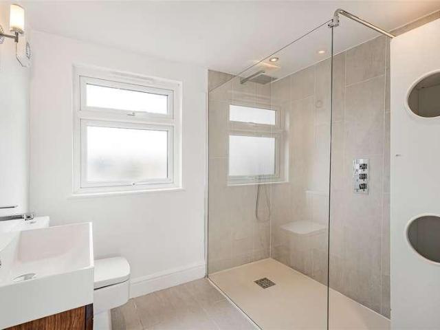 House for sale in Norbiton, Greater London