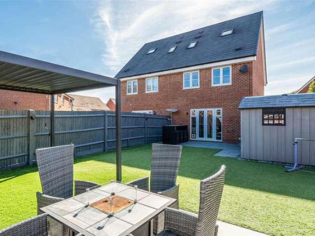 House for sale in Aldingbourne, Clapham