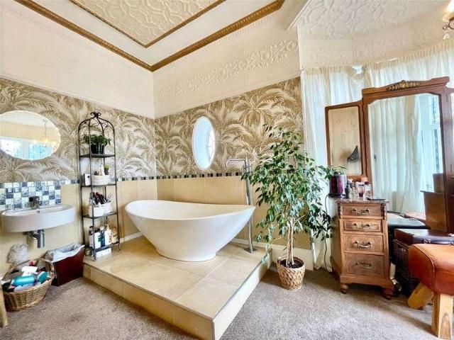 House for sale in Sefton House for sale in Sefton