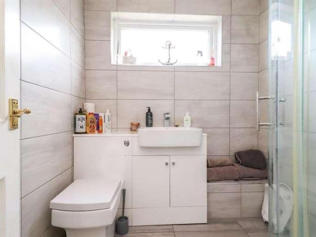 House for sale in Hood Manor, Warrington